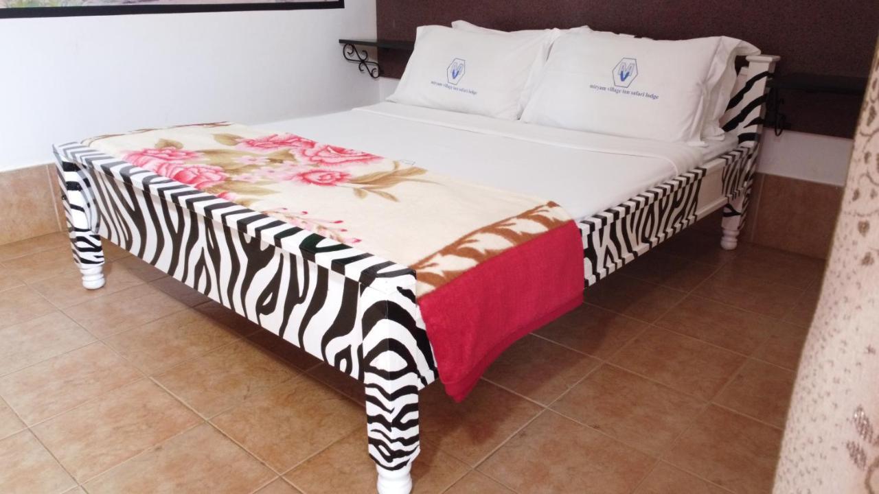 Miryams Village Inn Safari Lodge Sultan Hamud المظهر الخارجي الصورة