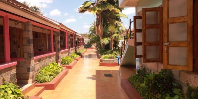 Miryams Village Inn Safari Lodge Sultan Hamud المظهر الخارجي الصورة